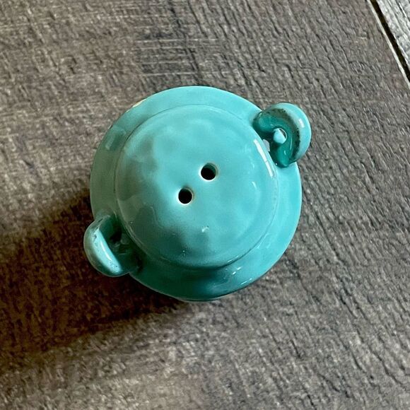 Teal, Porcelain “Rooster”, Salt & Pepper Shakers with Rubber Stoppers. - Picture 6 of 9